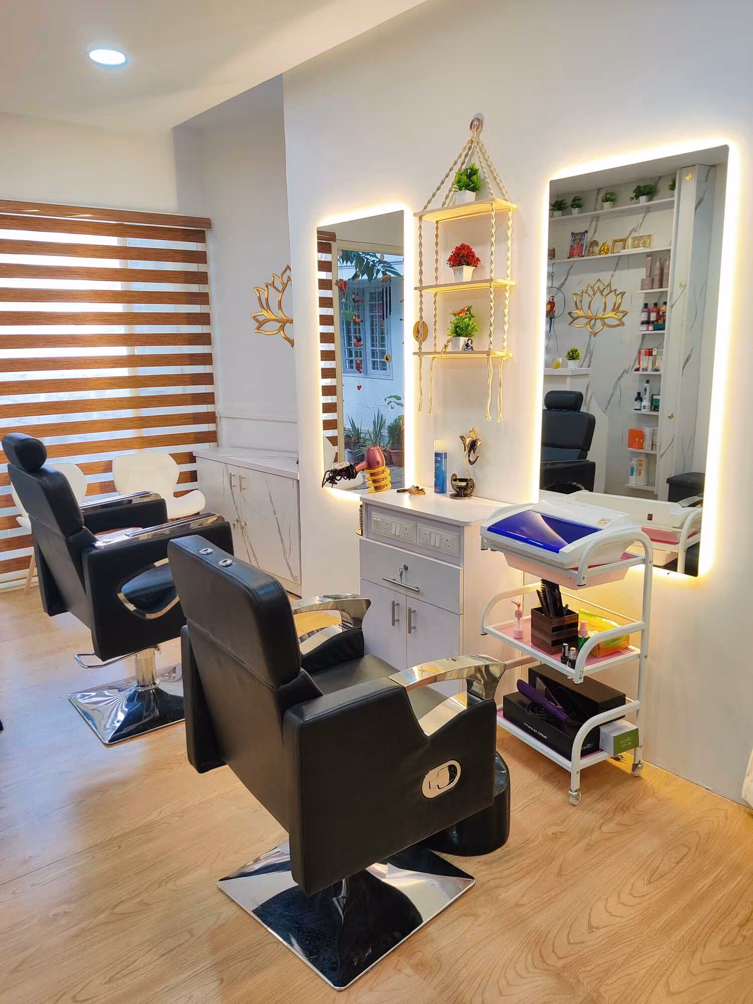 Dreams Beauty Parlour Interior
